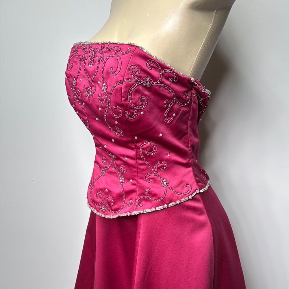 Elegant Pink Strapless Dress - Picture 3 of 11